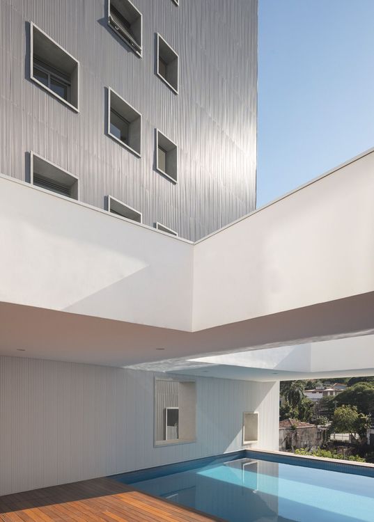 Piscina do edifício Azul