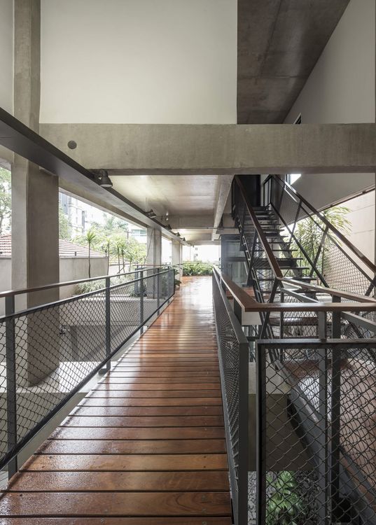 Interior do edifício Fidalga 772