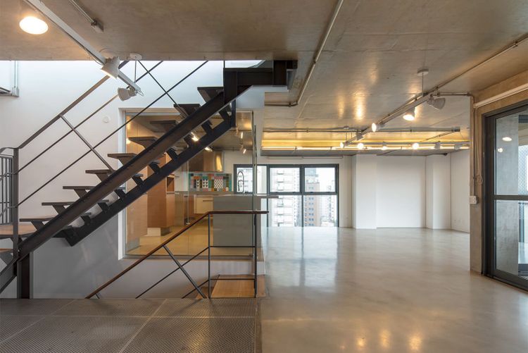 Interior do edifício Fidalga 772