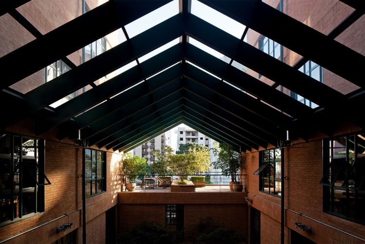 Interior do edifício Módulo Fidalga