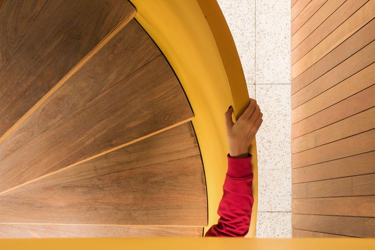 Escada do edifício Oito