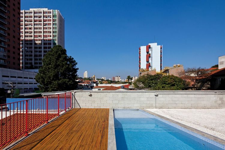 Piscina do edifício Simpatia 236