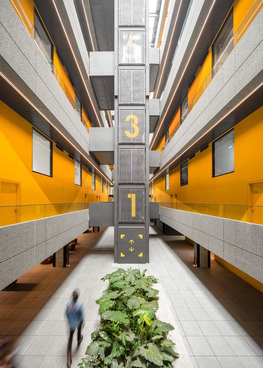 Interior do edifício Une